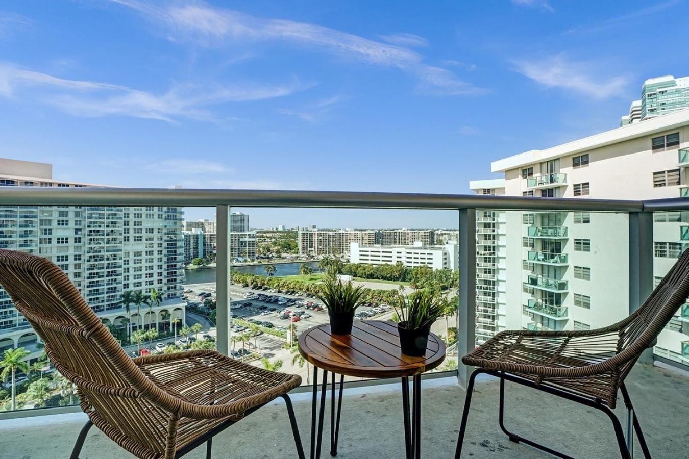 2Bd Condo Christmas Retreat Pool Beachside Hollywood Buitenkant foto