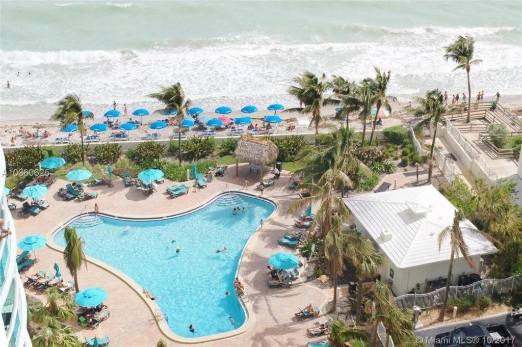 2Bd Condo Christmas Retreat Pool Beachside Hollywood Buitenkant foto